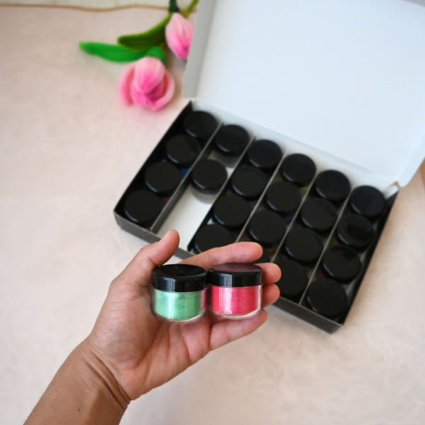 11 24 Color Mica Powder Pigment Set