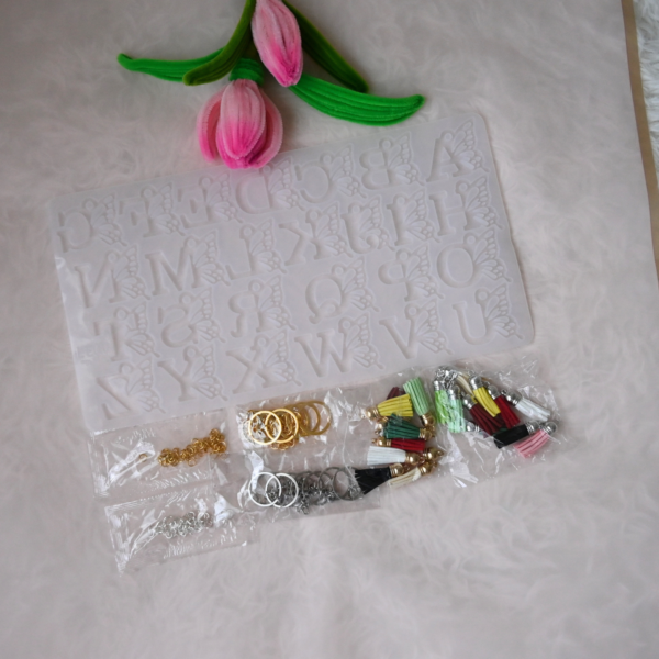 Kit de molde de abecedario de mariposas.