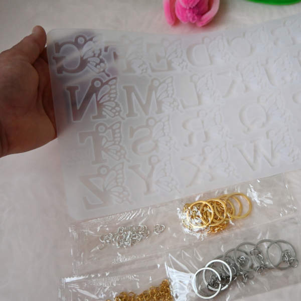 Kit de molde de abecedario de mariposas.