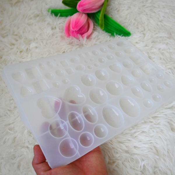 Molde para joyería con resina efecto Petri